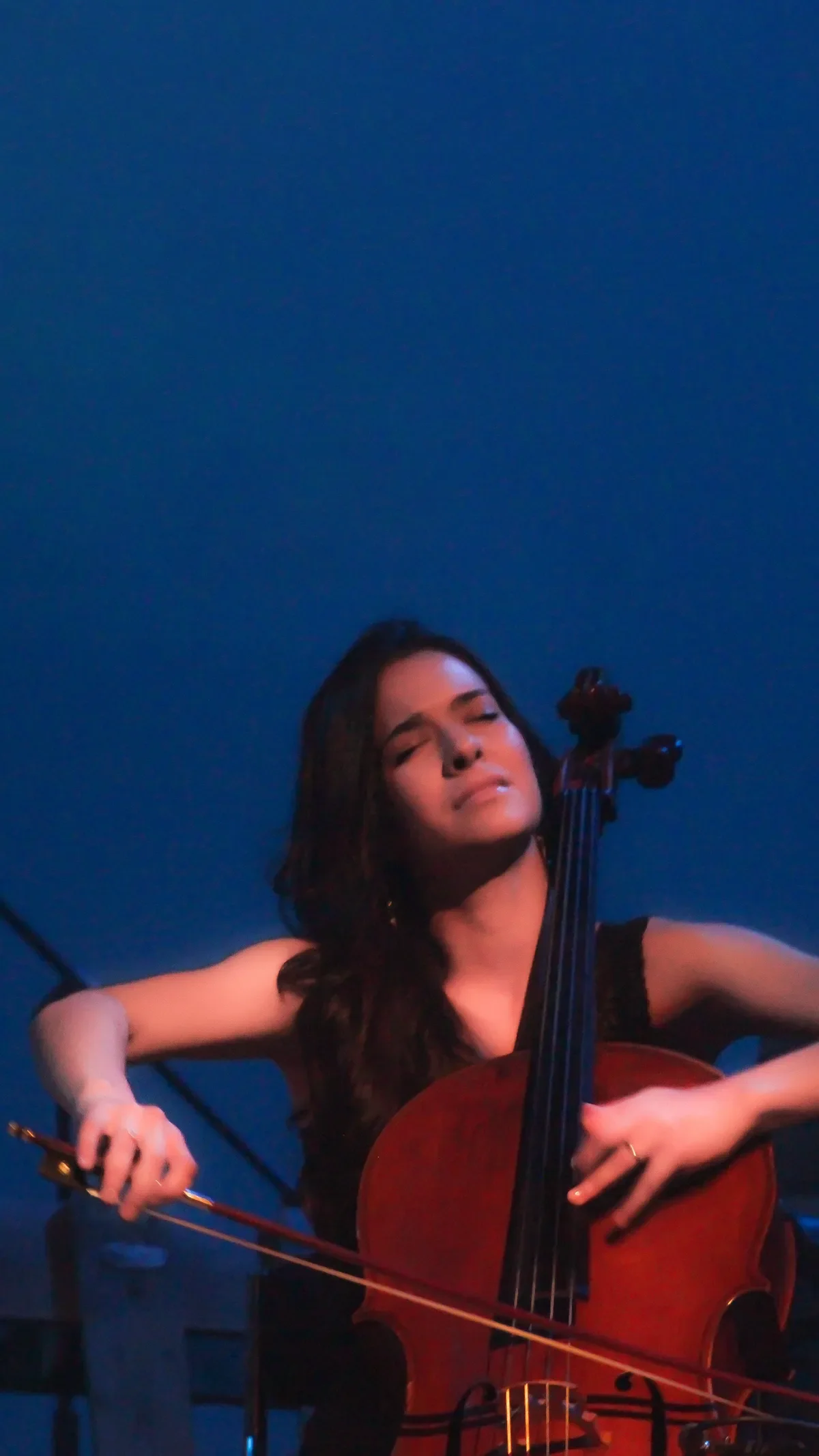 sm_noemipasquina_cello01.webp